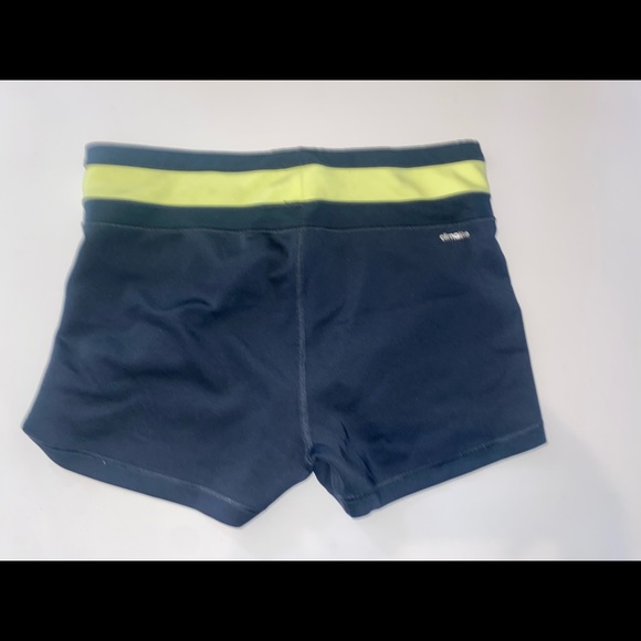 Adidas Girl Activewear Shorts Size 12-14 - Picture 2 of 9